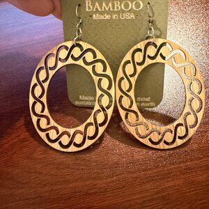 Green Tree Bamboo Earrings "Intertwined Oval"